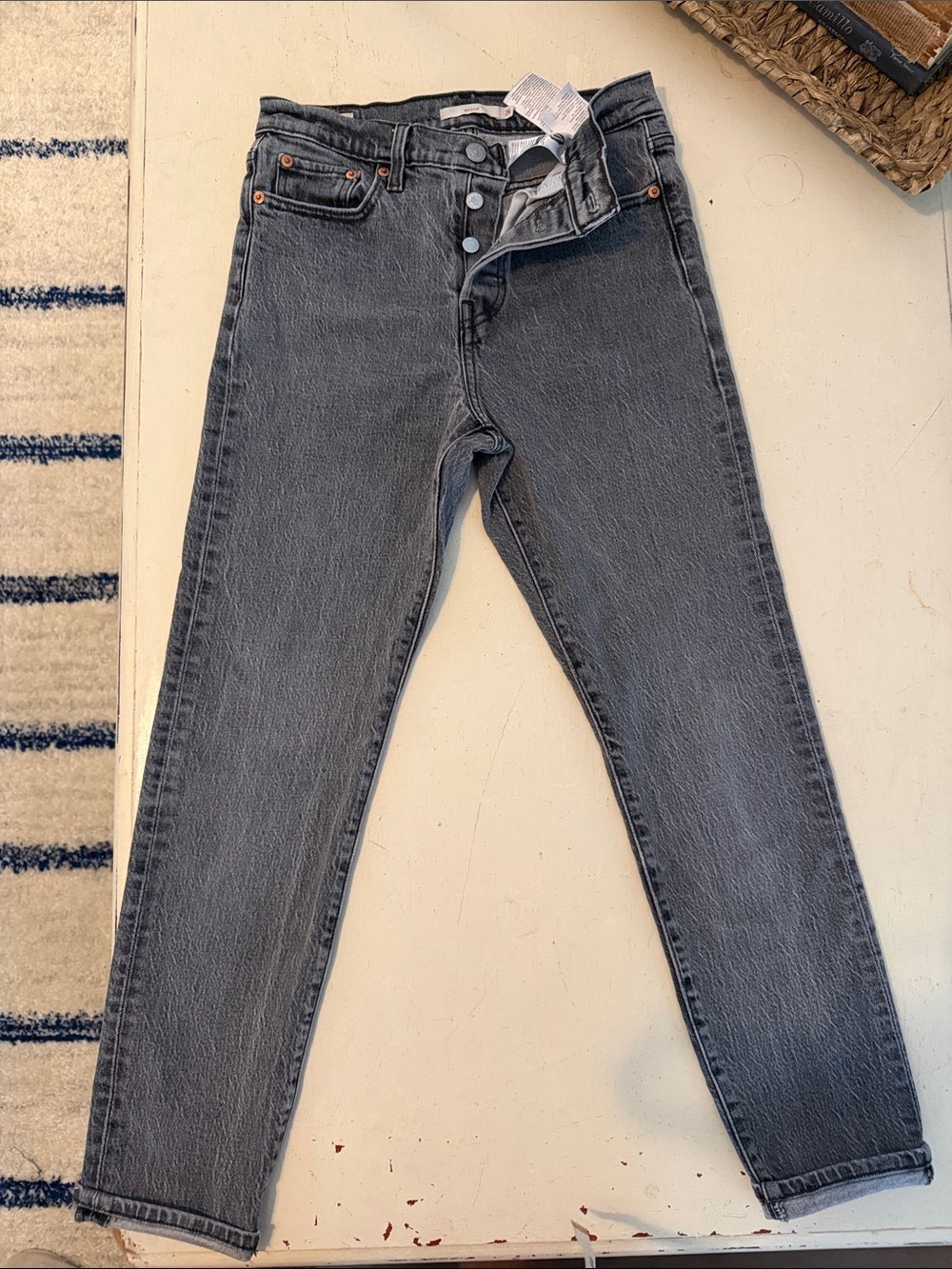 Levi’s Premium Wedgie Fit Gray vintage Wash high rise loose fit mom jeans sz26